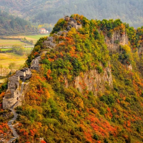 襄阳春秋寨风景区亮相首届中国（武汉）文化旅游博览会