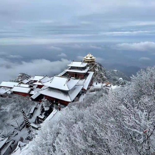 瑞雪将至，老君山景区对全国人民免门票啦